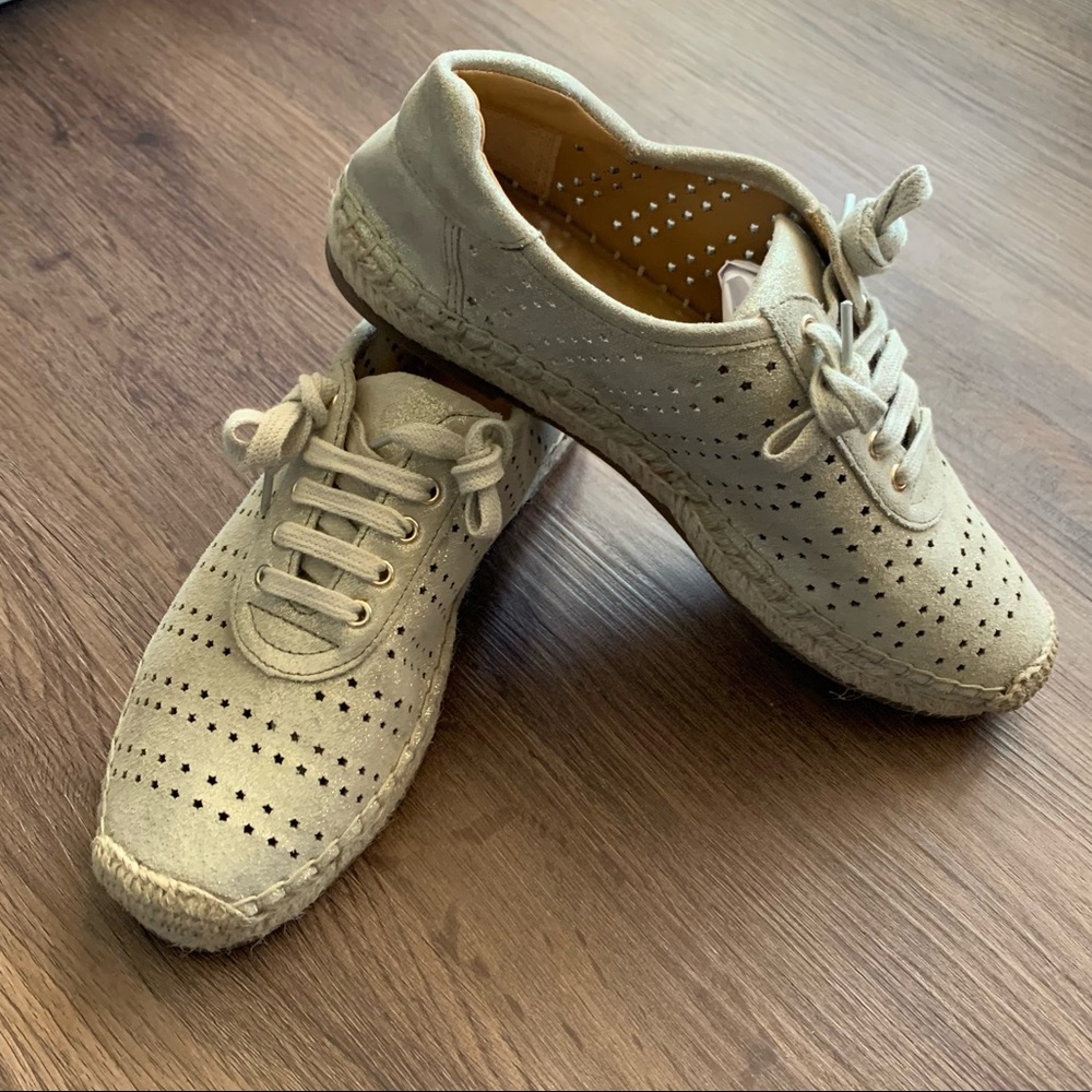 Marc Fisher Woman’s Espadrille Ivory Lace Up Sneaker Sz 7 EUC